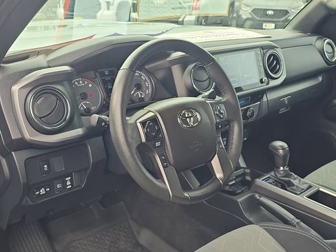 Certified 2022 Toyota Tacoma TRD Sport image 13