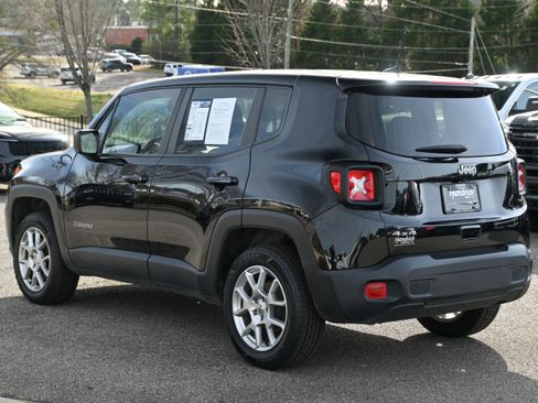 Used 2023 Jeep Renegade Latitude image 11