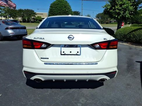 Used 2021 Nissan Altima 2.5 SL FWD image 2