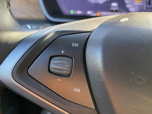 Used 2019 Tesla Model X 75D image 17