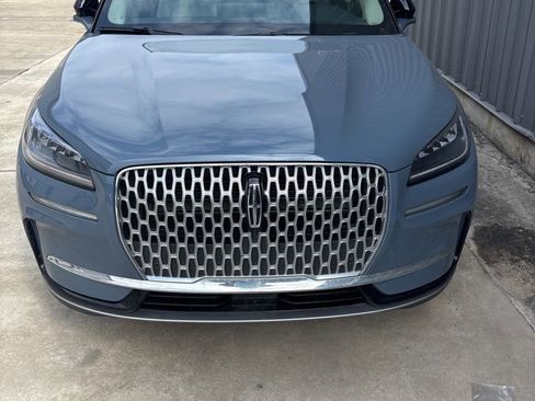 Used 2025 Lincoln Corsair FWD w/ Equipment Group 101A image 9