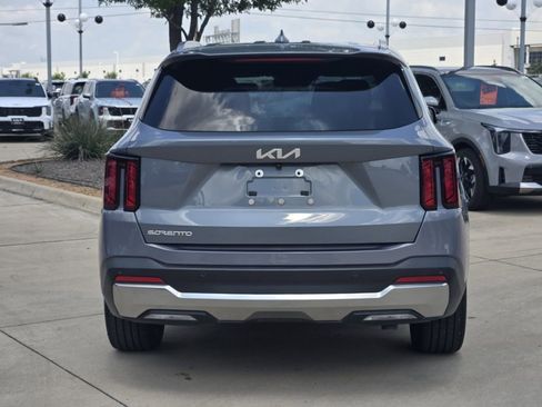 Certified 2025 Kia Sorento EX FWD image 13