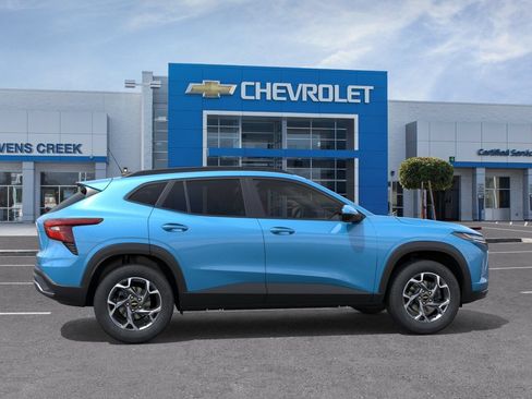New 2026 Chevrolet Trax LT w/ Driver Confidence Package FWD image 3