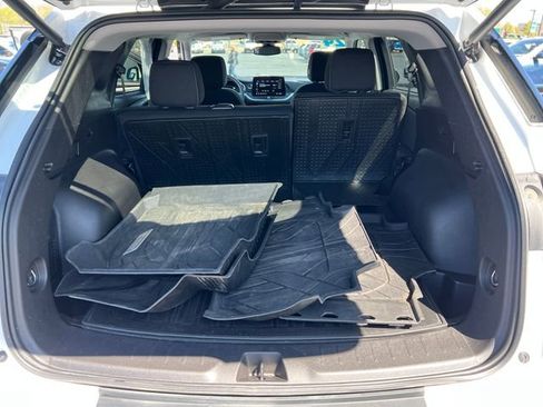 Certified 2024 Chevrolet Blazer LT w/ Convenience Package FWD image 22