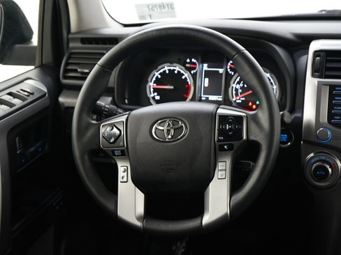 Used 2022 Toyota 4Runner Limited AWD/4WD image 15
