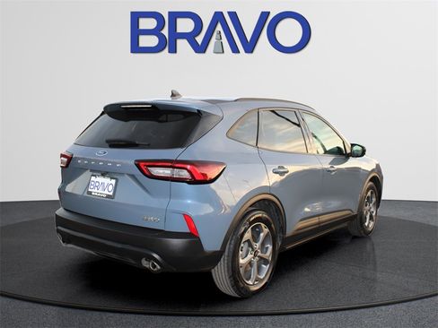 Used 2025 Ford Escape ST-Line image 5