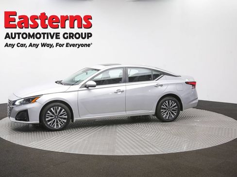 Used 2023 Nissan Altima 2.5 SV w/ SV Premium Package AWD/4WD image 61