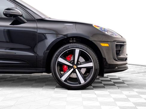 Certified 2022 Porsche Macan S w/ Premium Package Plus image 32
