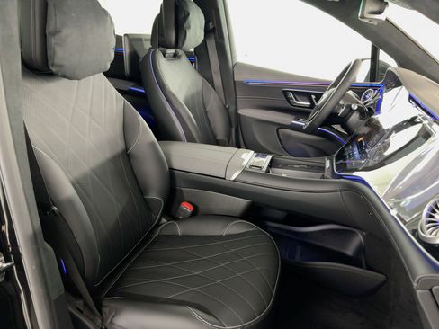 New 2026 Mercedes-Benz EQS 550 4MATIC SUV image 30