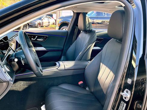 Used 2024 Mercedes-Benz E 350 4MATIC Sedan image 8