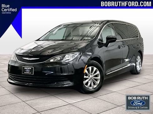 Used 2017 Chrysler Pacifica Touring w/ Tire & Wheel Group FWD image 1