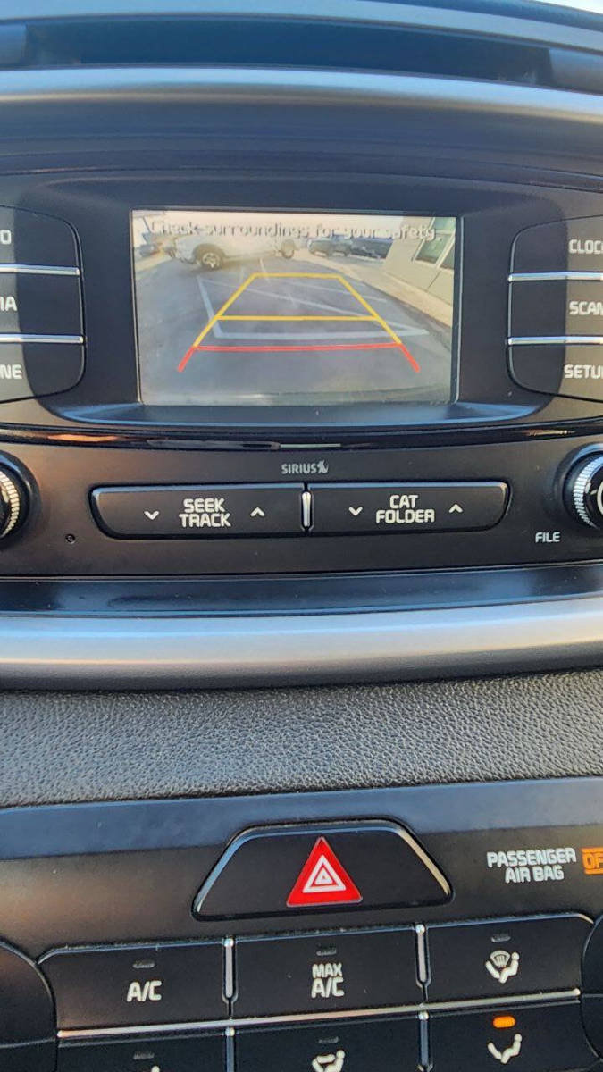 Used 2017 Kia Sorento AWD image 11