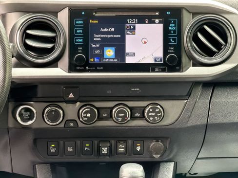 Used 2019 Toyota Tacoma TRD Sport w/ Technology Package AWD/4WD image 28