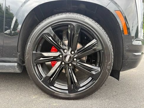 Certified 2025 Cadillac Escalade ESV Sport Platinum AWD/4WD image 17