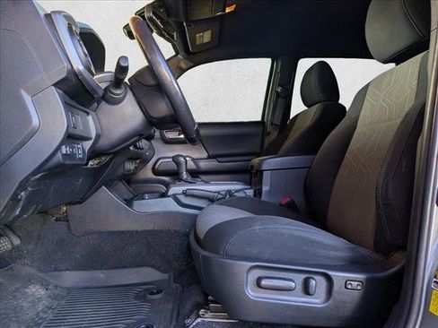 Used 2022 Toyota Tacoma TRD Sport image 15