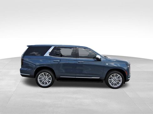 Used 2025 Cadillac Escalade Premium Luxury AWD/4WD image 5