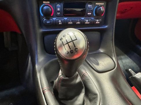 Used 2002 Chevrolet Corvette Z06 w/ Memory Pkg image 25