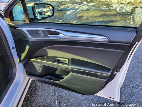 Used 2019 Ford Fusion SE image 34