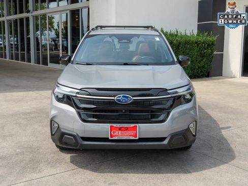 Used 2025 Subaru Forester Touring AWD/4WD image 2