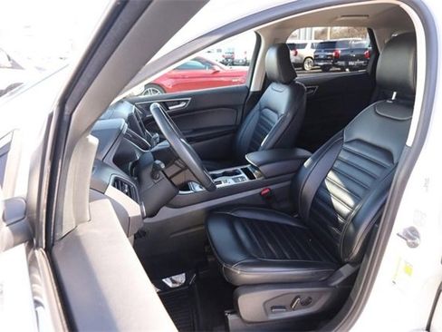 Certified 2024 Ford Edge SEL image 8