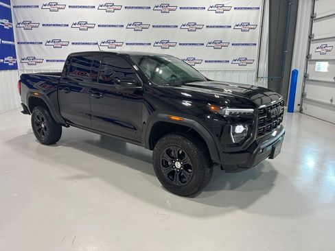 Used 2024 GMC Canyon Elevation w/ Elevation Premium Package AWD/4WD image 9