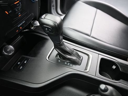 Used 2019 Ford Ranger XL w/ Equipment Group 101A Mid RWD image 13