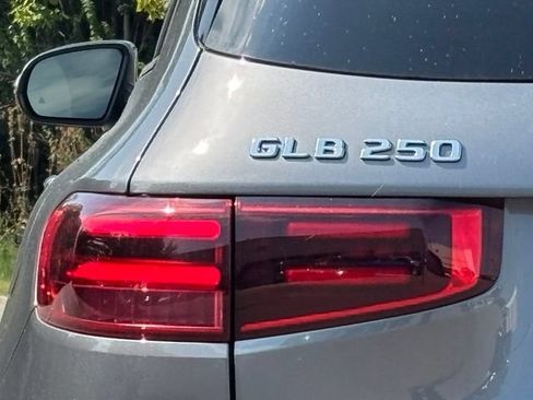 New 2026 Mercedes-Benz GLB 250 4MATIC image 11
