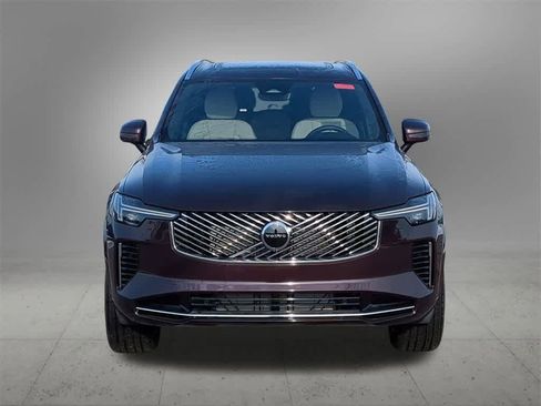 New 2026 Volvo XC90 B5 Core w/ Protection Package Premier image 9