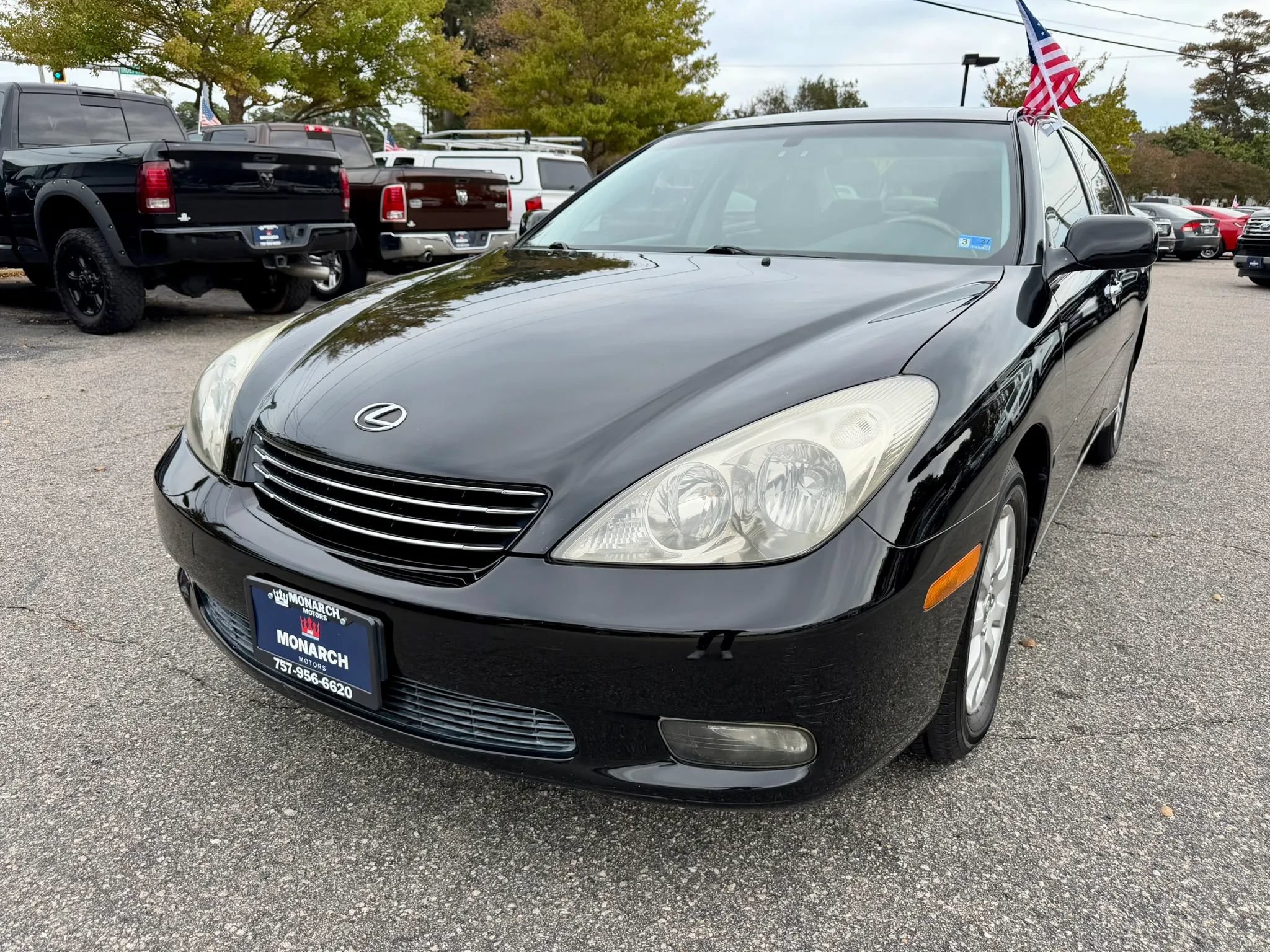 Used 2004 Lexus ES 330 FWD image 1
