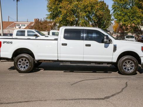 Used 2022 Ford F350 XLT w/ Black Appearance Package image 4