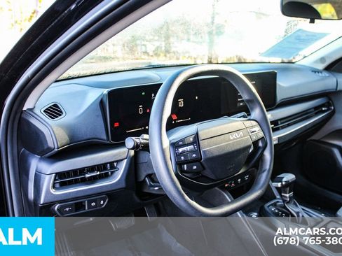 Used 2025 Kia K4 LXS image 31