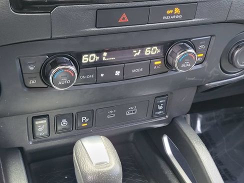 Used 2022 Nissan Frontier SV RWD image 15