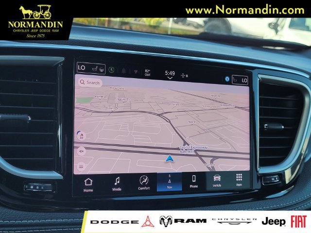 Used 2024 Chrysler Pacifica Limited FWD image 9