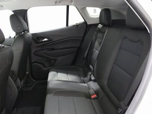 New 2026 Chevrolet Trax LT w/ Sunroof Package image 19