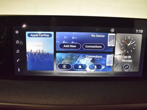 Certified 2025 Nissan Kicks SV AWD/4WD image 18