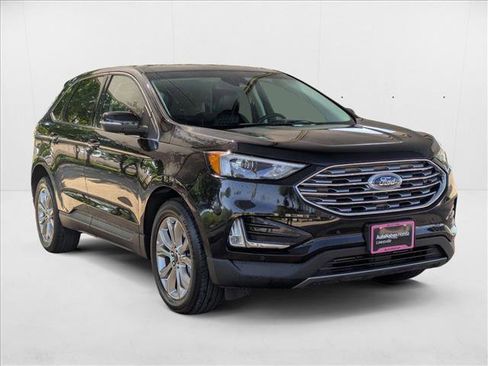 Used 2024 Ford Edge Titanium image 3