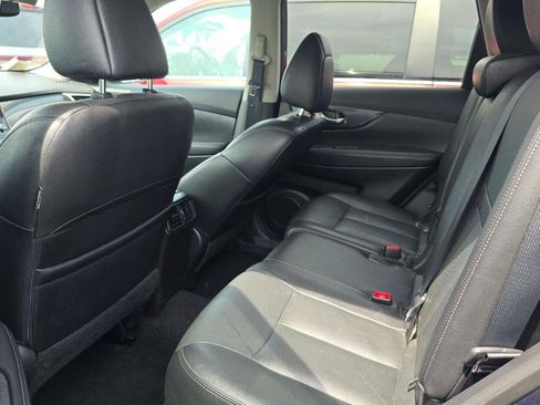 Used 2016 Nissan Rogue SL w/ SL Premium Package AWD/4WD image 12