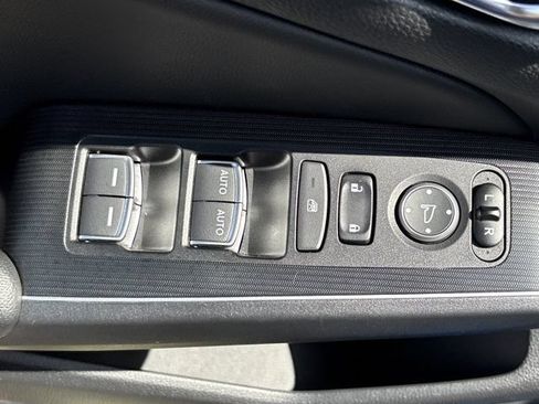 Used 2022 Honda Civic Touring image 21