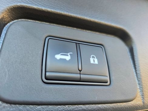 Used 2023 Nissan Rogue SV w/ SV Premium B Package image 25