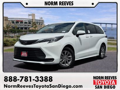 New 2026 Toyota Sienna LE