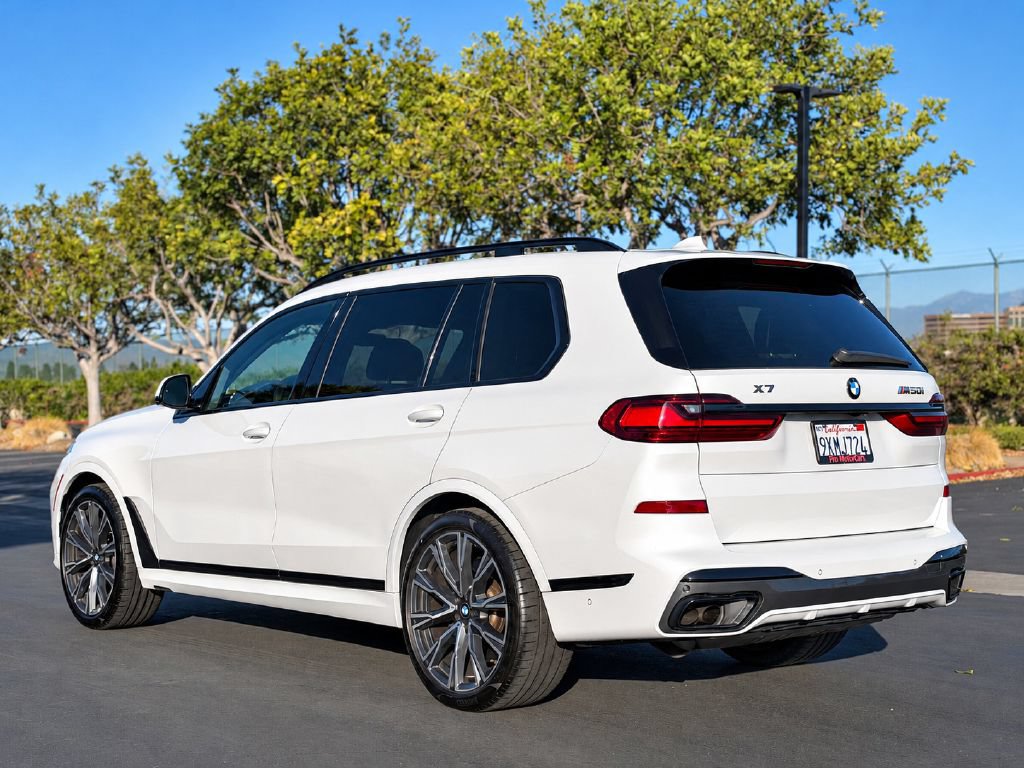 Used 2020 BMW X7 M50i w/ Executive Package AWD/4WD image 4