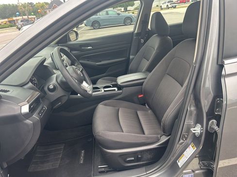 Certified 2024 Nissan Altima 2.5 SV FWD image 11