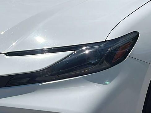 Used 2025 Toyota Camry SE w/ Convenience Package FWD image 25