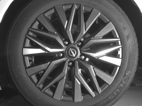 Used 2025 Nissan Altima 2.5 SV FWD image 14