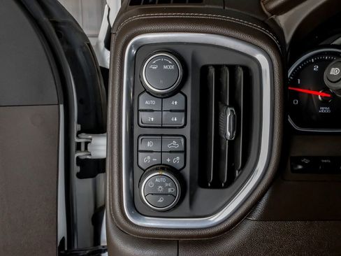 Used 2021 Chevrolet Silverado 2500 LTZ w/ LTZ Texas Edition AWD/4WD image 28