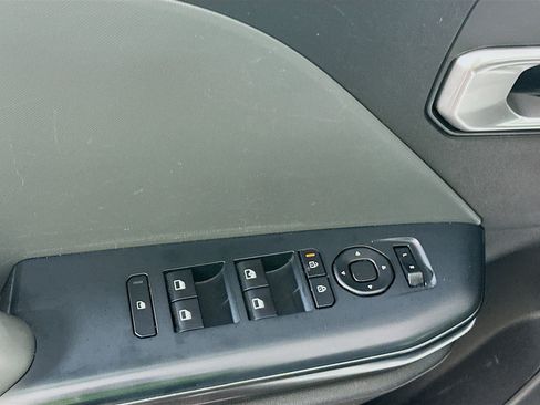 Used 2025 Kia K4 FWD image 15