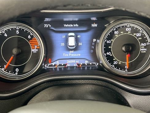 Used 2023 Jeep Cherokee Altitude Lux AWD/4WD image 12