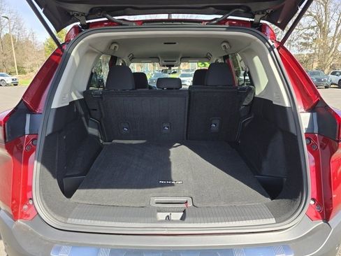 Used 2023 Nissan Rogue S image 14
