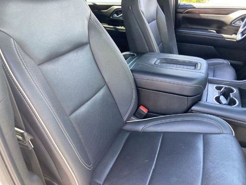 Used 2023 Chevrolet Suburban Premier AWD/4WD image 23