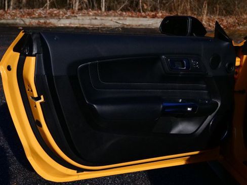 Used 2022 Ford Mustang GT Premium image 26